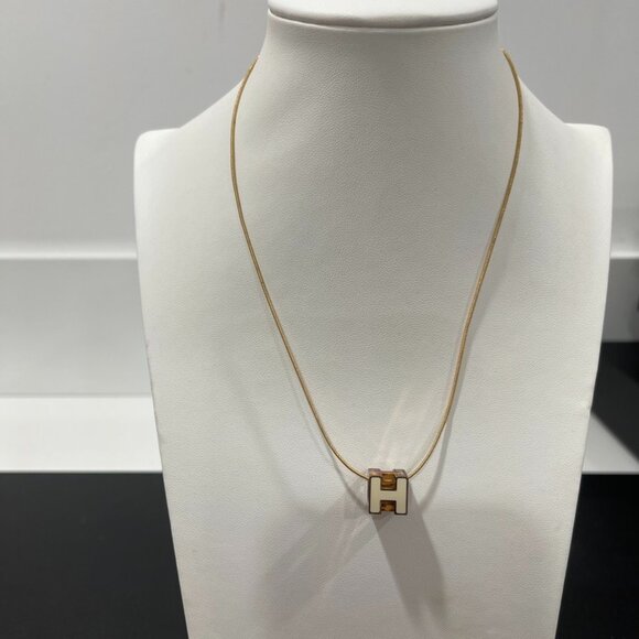 Hermes Lacquered Cube H Pendant Necklace (95334)